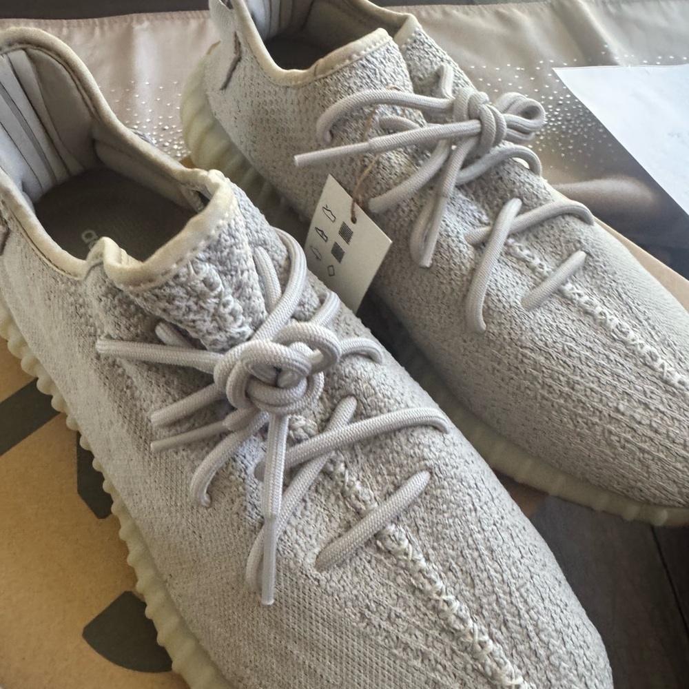 Adidas Yeezy Boost 350 V2 Sneakers - Gray
